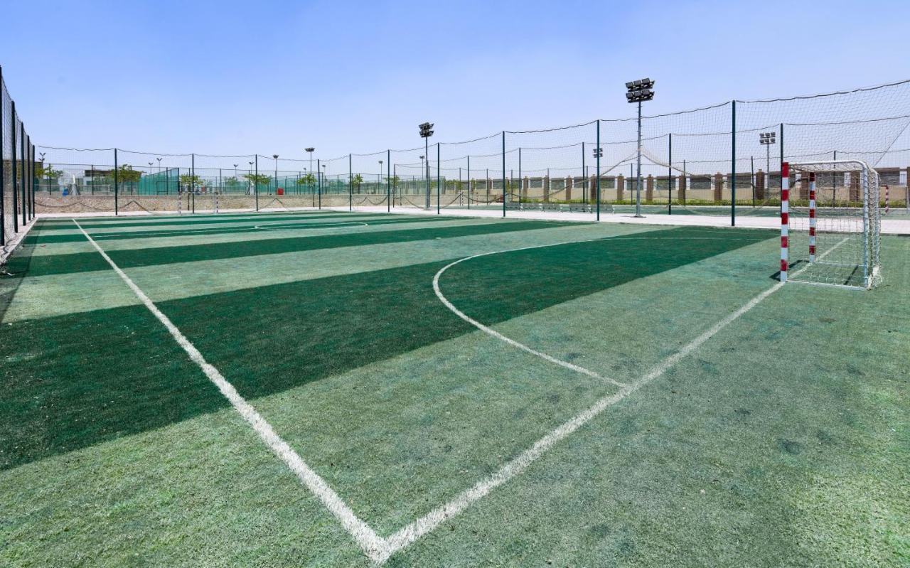 קהיר Tolip Gardens Hotel מראה חיצוני תמונה A handball court